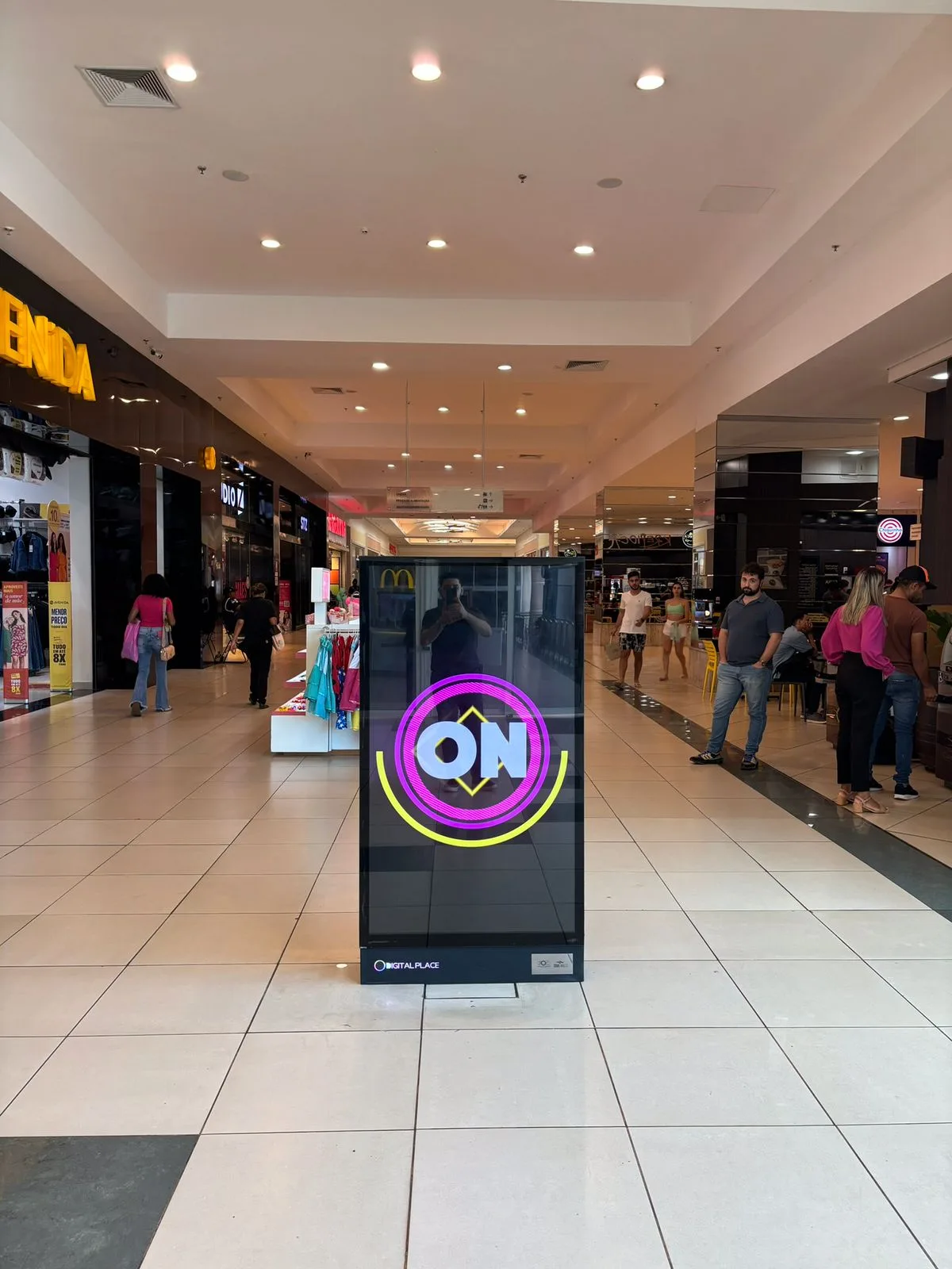 Totem entrada Pernambucanas Capim Dourado Shopping